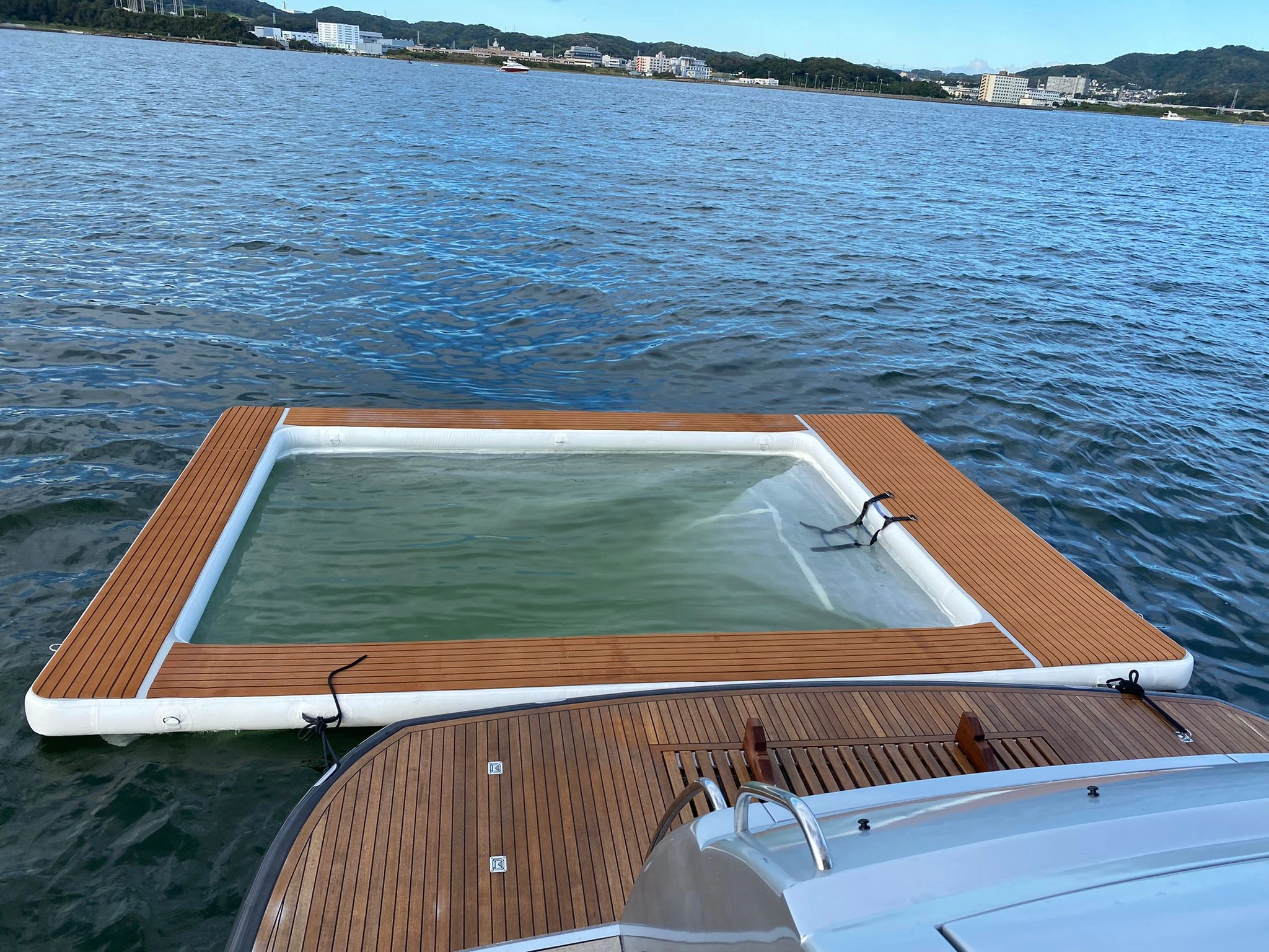 Yacht-Pool-Schwimmkörper