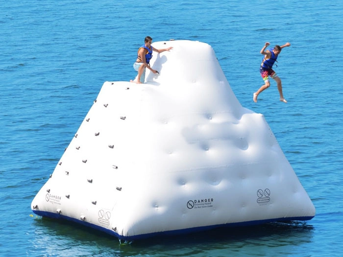 Iceberg de agua inflable