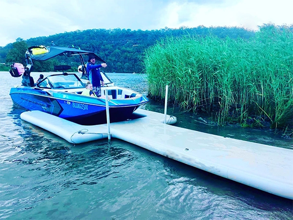 U-förmige aufblasbare Schwimmpontons