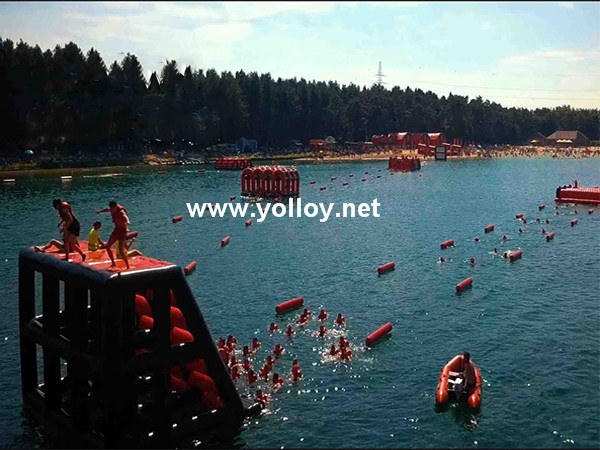 Défi de parcours d&#39;obstacles aquatiques gonflables pour la natation en train (2)