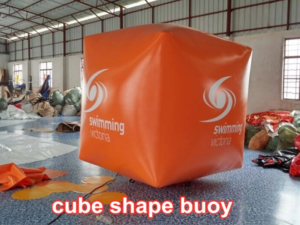 bouée en forme de cube