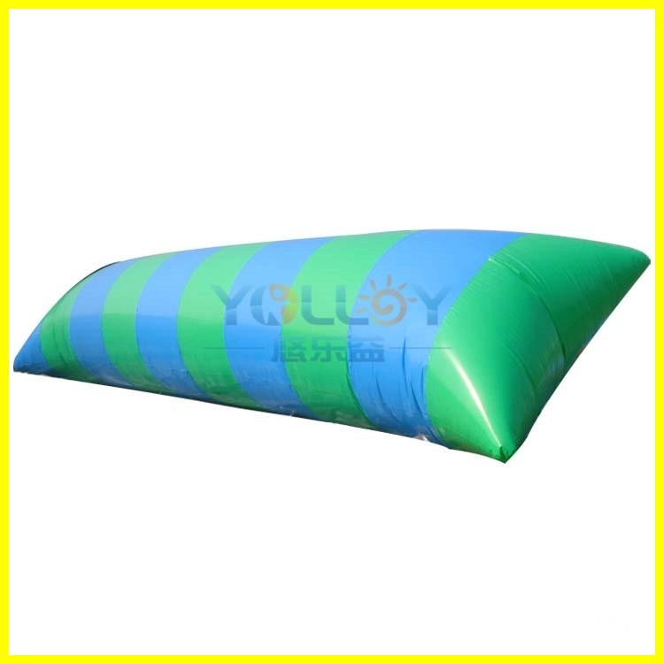 Bantal Lompat Gumpalan Air Tiup Permainan Air Mengambang (3)