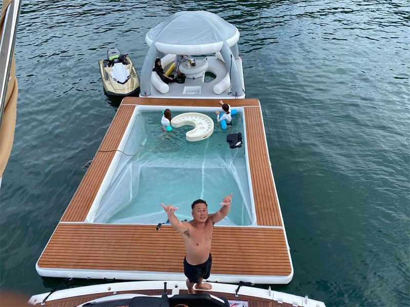 Commentaires sur la piscine de yachts