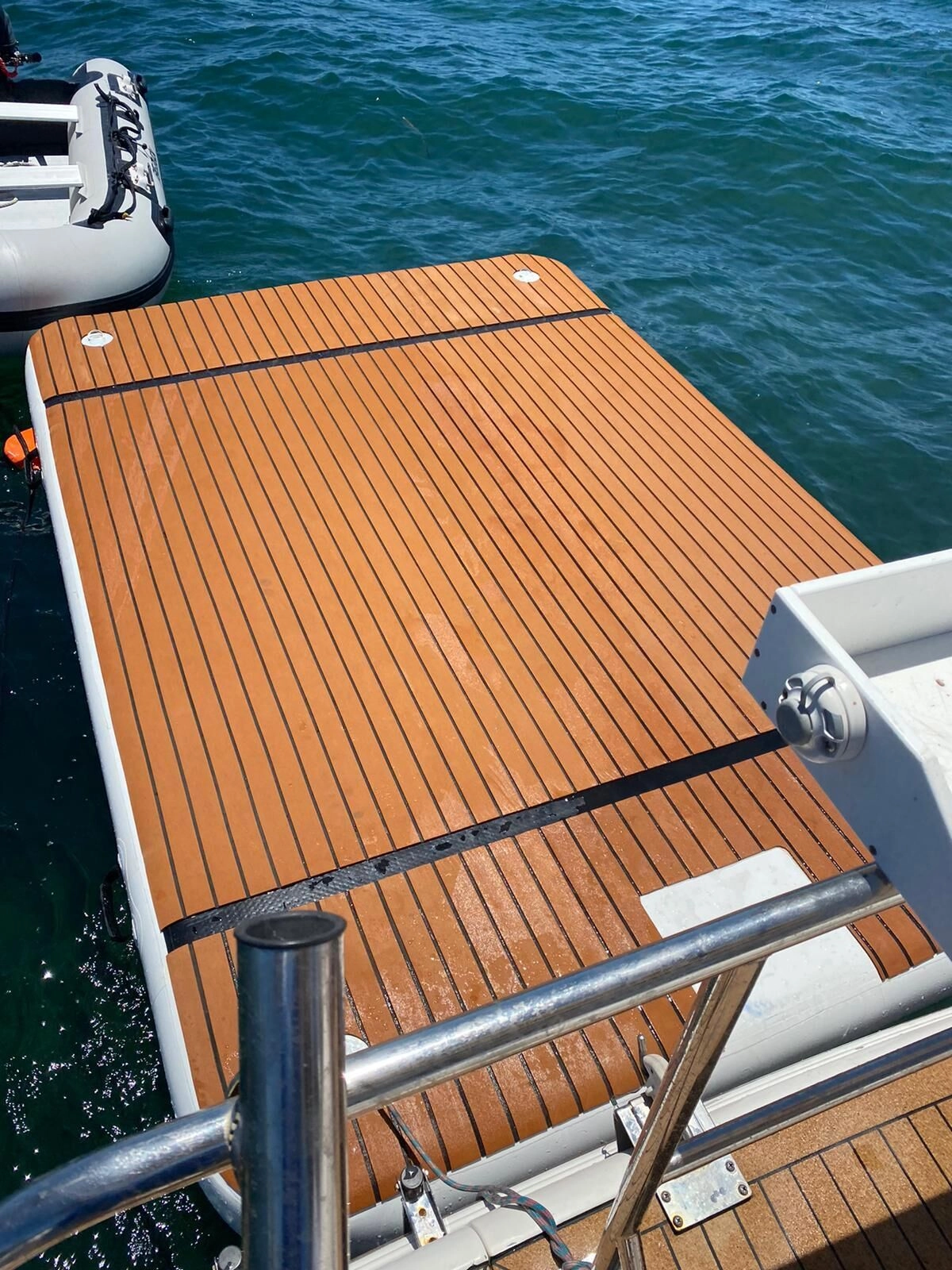 boat-inflatable-dock boat inflatable dock