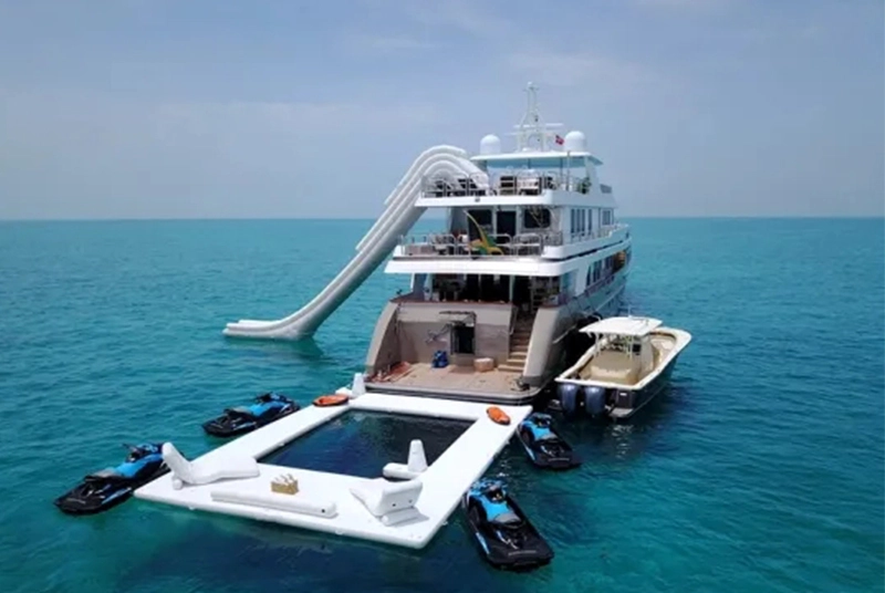 inflatable yacht pool