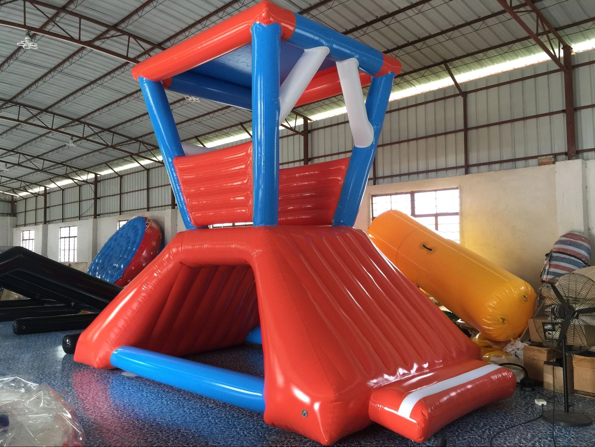 Torre salvavidas inflable