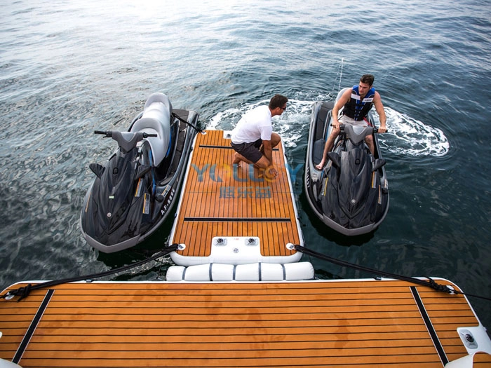 quai de stationnement pour bateaux