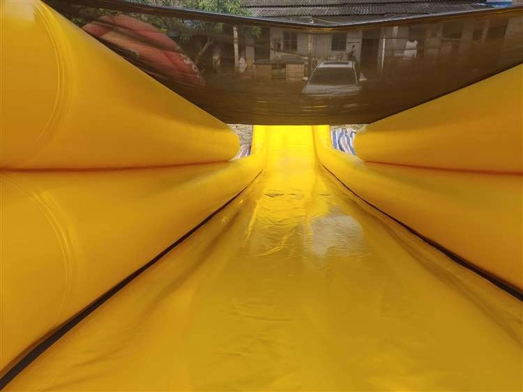 Toboggan de quai de yacht jaune et bleu (8)