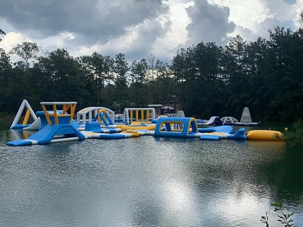 parque aquático flutuante