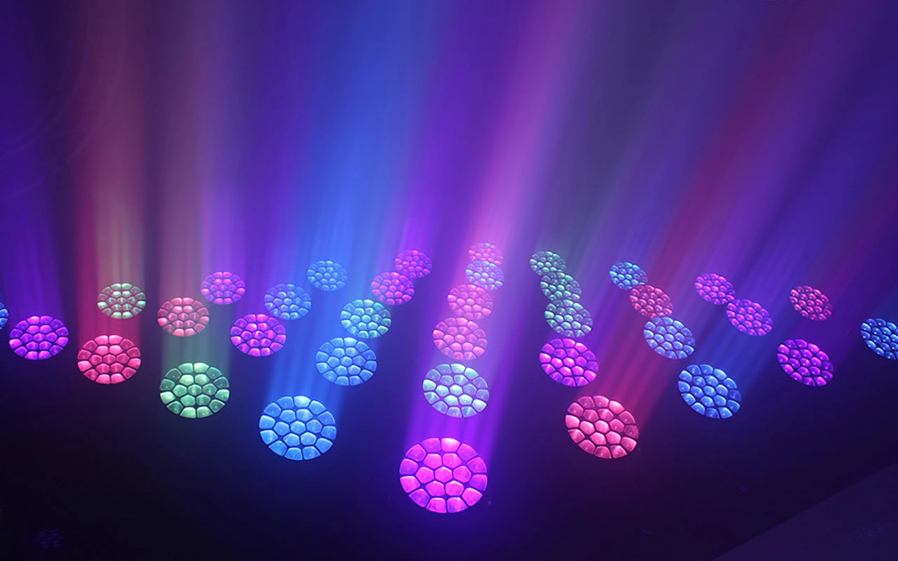 Projection de motifs RGBW dynamiques BIG EYE L10R - LiteLEES