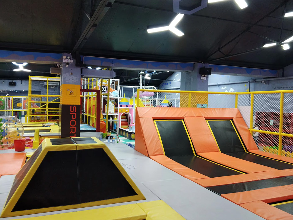 5000-sqm-Trampoline-Adventure-Park-for-kids-(2) - Far Kids Island