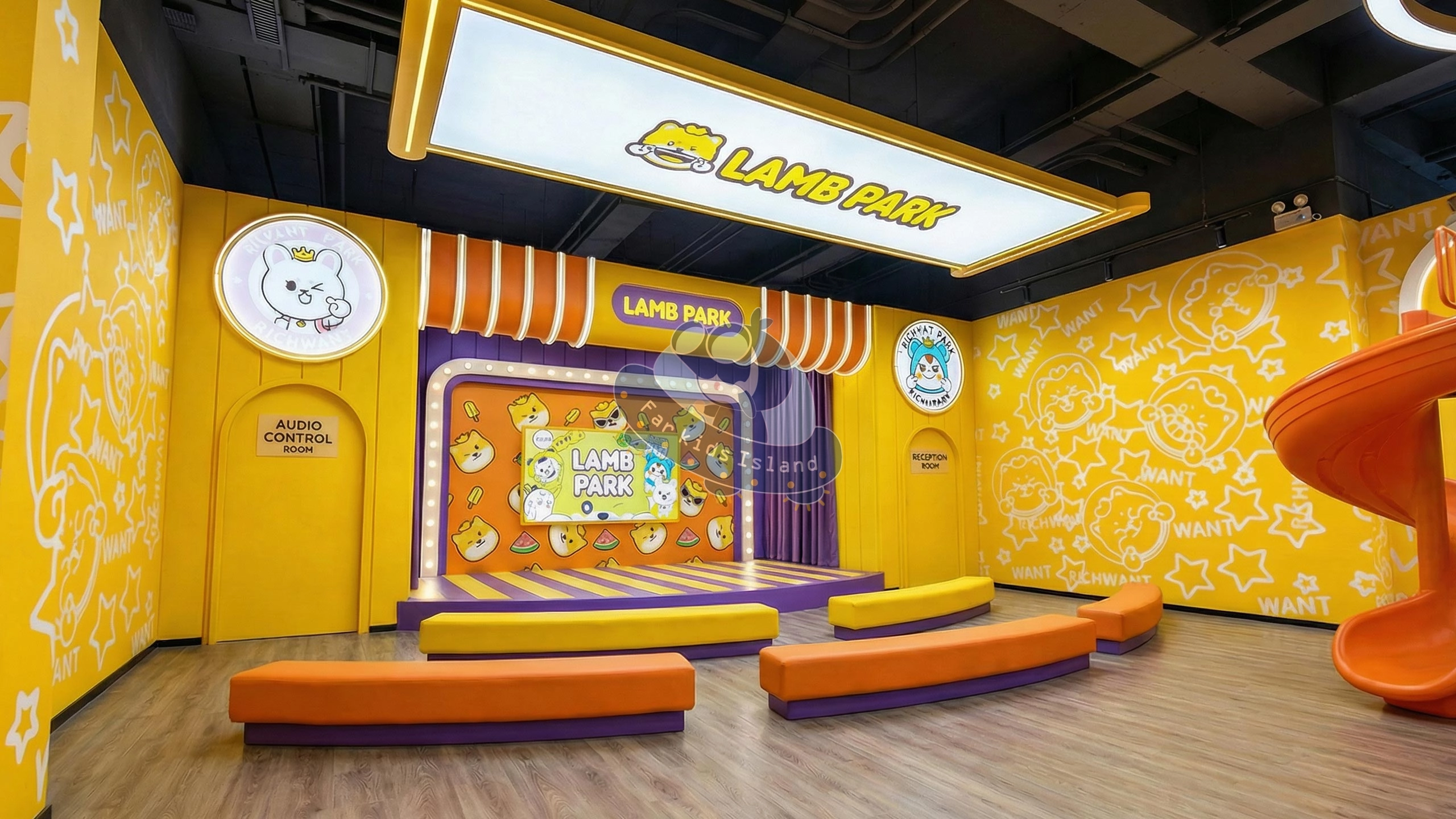 The Grand Adventure Slides & Ball Pool - Far Kids Island