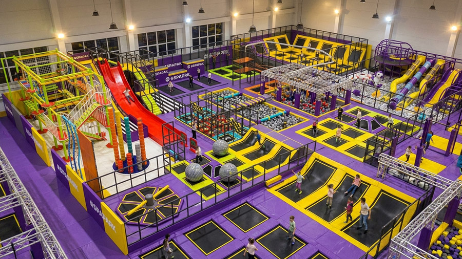 Indoor Trampoline and Soft Play Park in Barcelona 2000 sqm Family Entertainment Center for Kids and Adults (1) - Far Kids Island