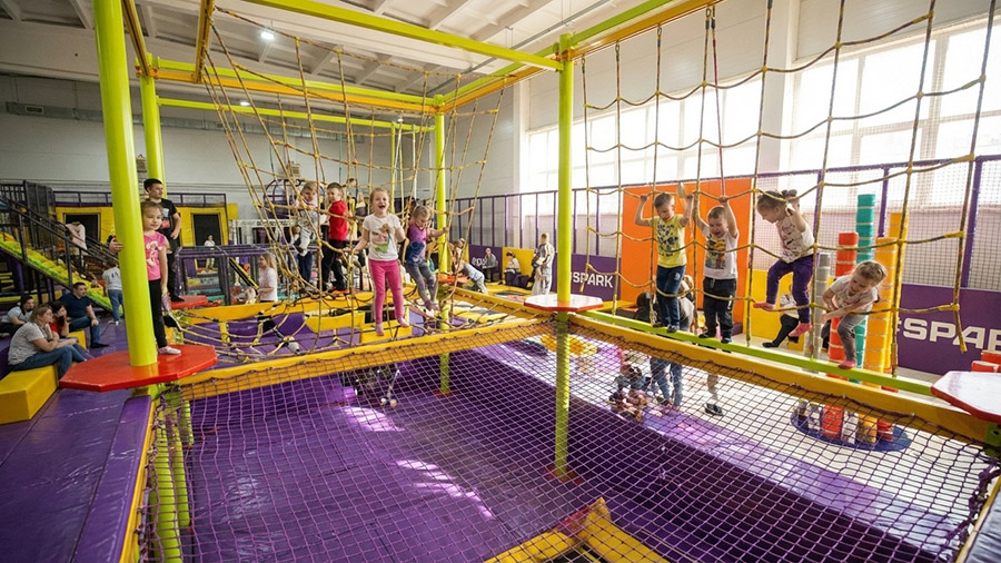 Indoor Trampoline and Soft Play Park in Barcelona 2000 sqm Family Entertainment Center for Kids and Adults (2) - Far Kids Island