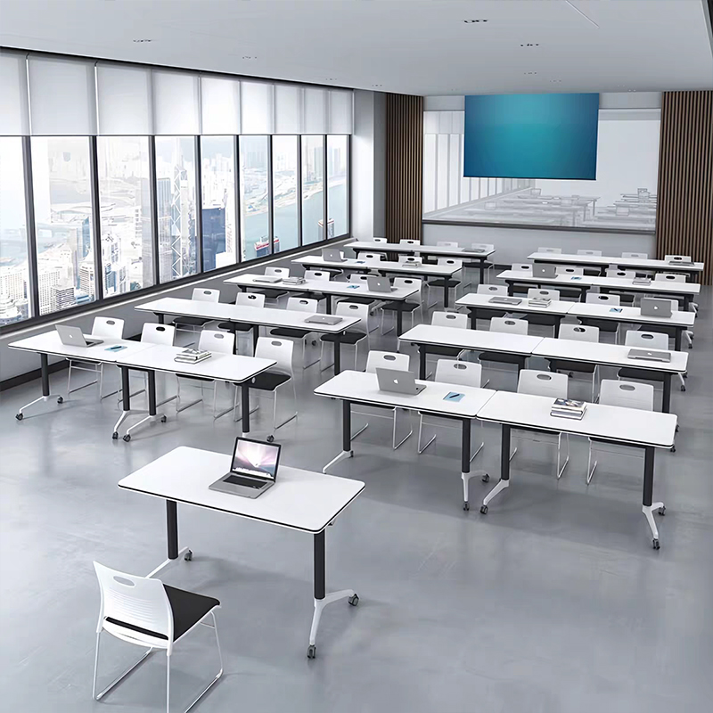 Le bureau pliable Efficient Transformer : cette table mobile transforme facilement l'espace, passant d'une salle de formation à un espace de collaboration d'équipe.