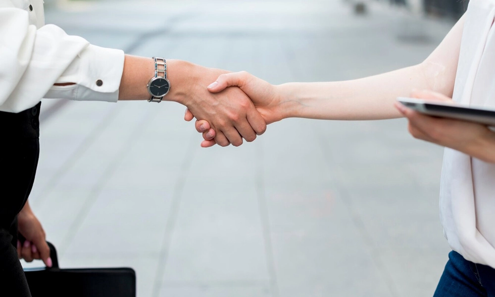 Service commitment& Customer assurance - MEI YI
