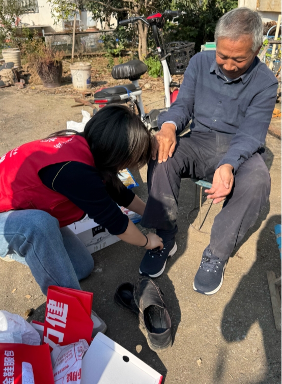Walking Shoes for Seniors | Daily Comfort Shoes for Elders