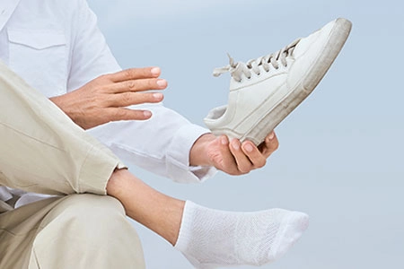 ZULIZ lightweight walking shoes for seniors
