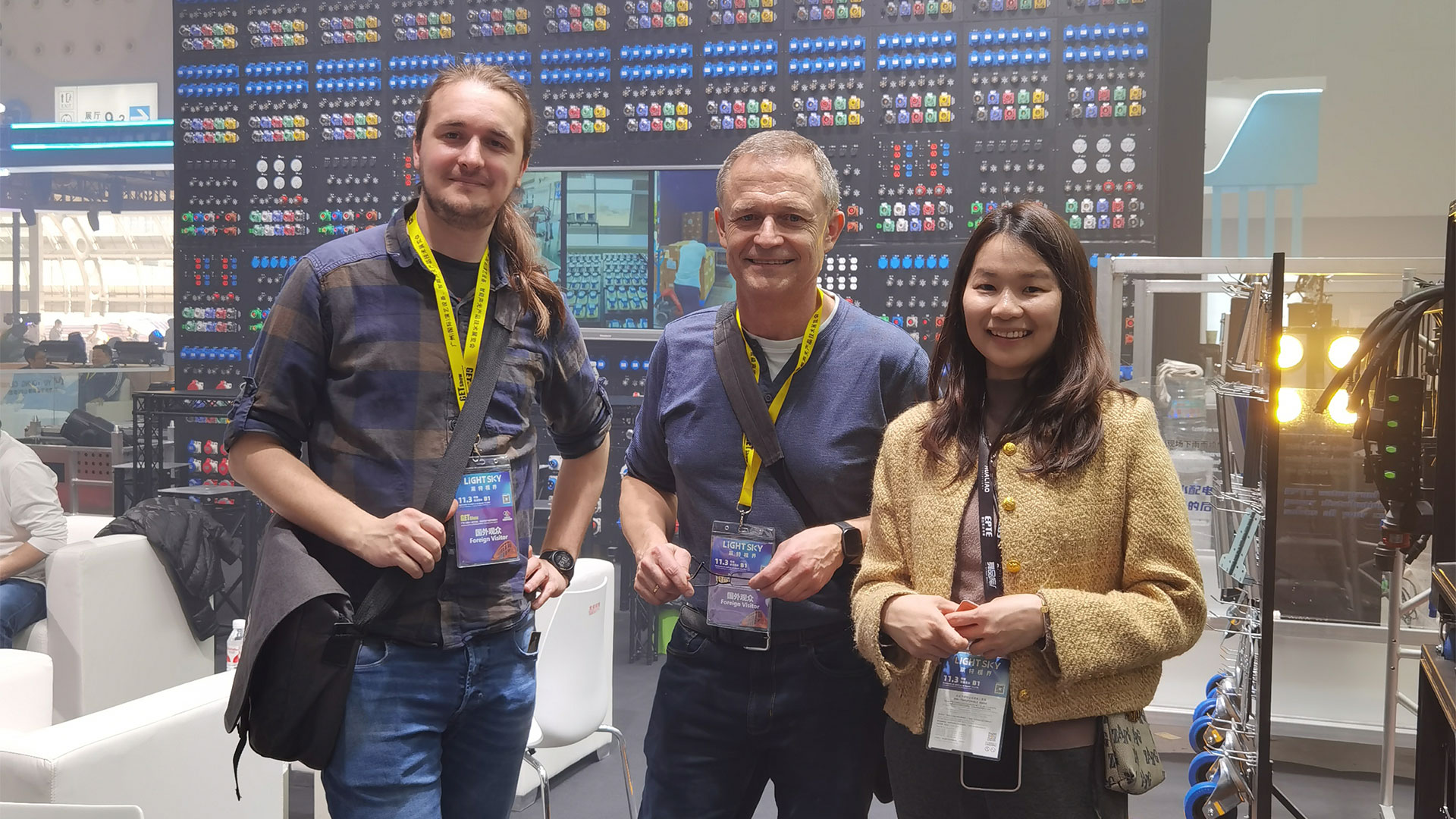 2025-Guangzhou-GETshow-and-Belgian-customers-took-a-group-photo 2025-Guangzhou-GETshow-and-Belgian-customers-took-a-group-photo