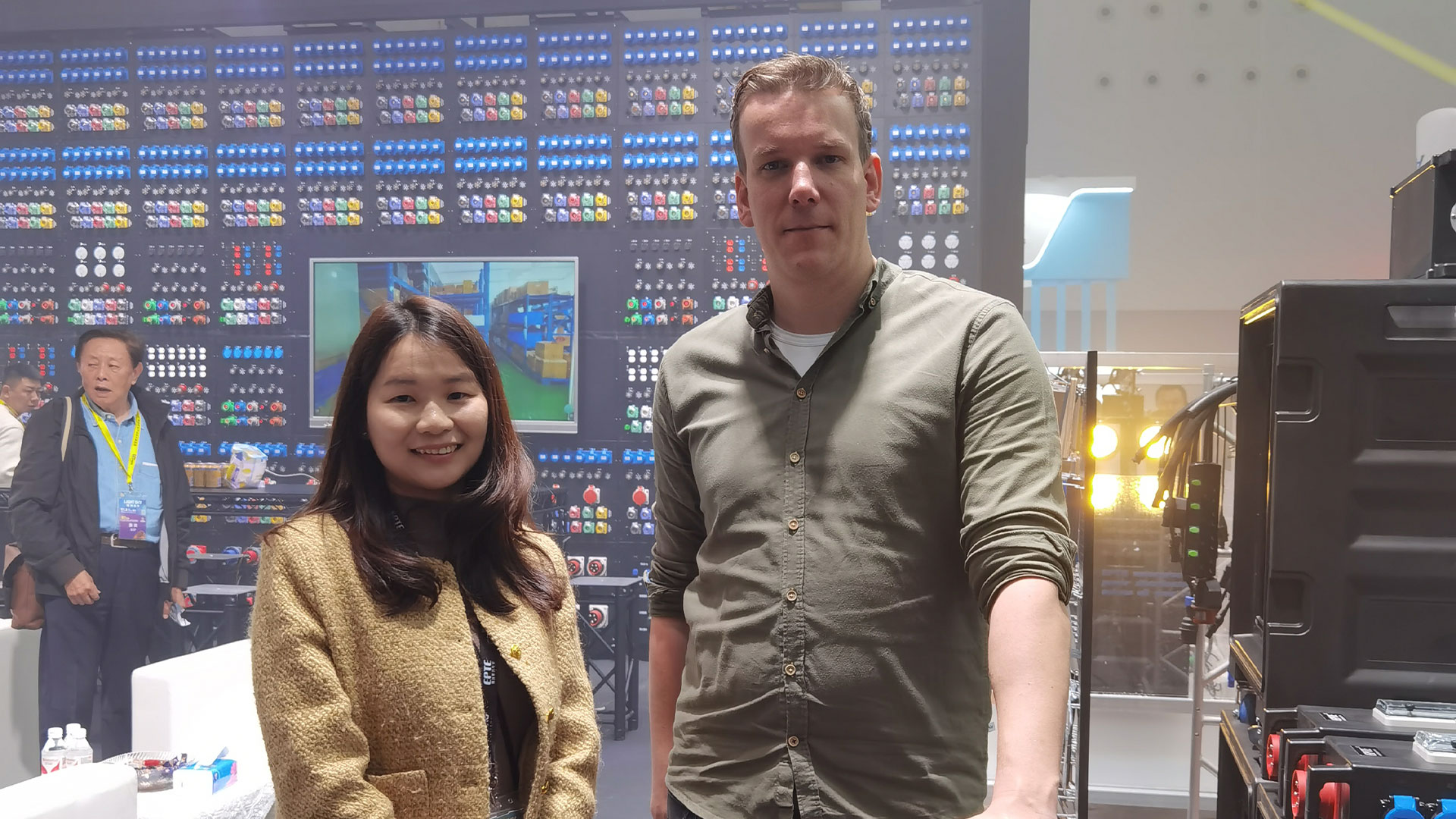 2025-Guangzhou-GETshow-and-Irish-customers-took-a-group-photo 2025-Guangzhou-GETshow-and-Irish-customers-took-a-group-photo