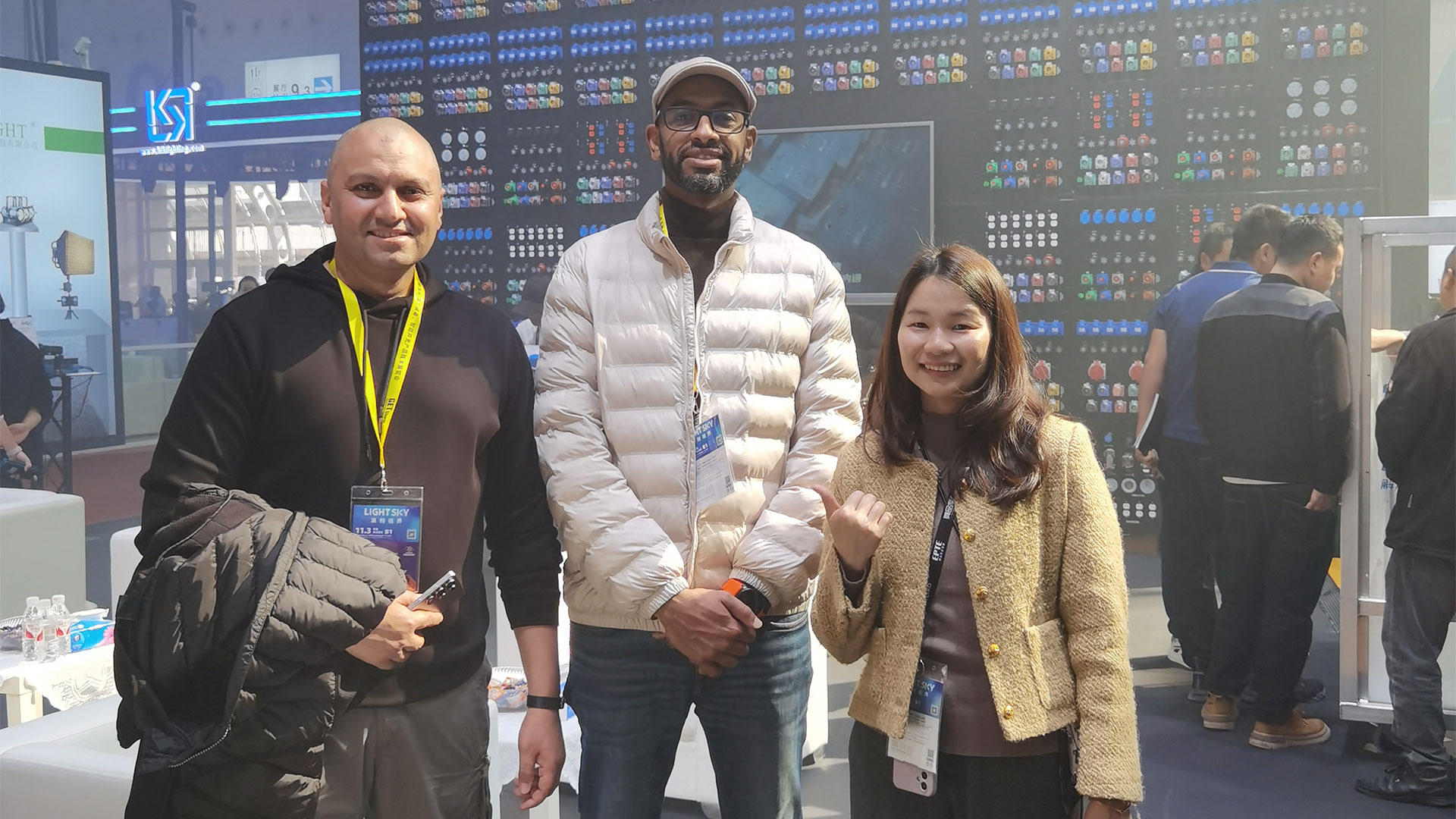 2025-Guangzhou-GETshow-and-South-African-customers-took-a-group-photo 2025-Guangzhou-GETshow-and-South-African-customers-took-a-group-photo