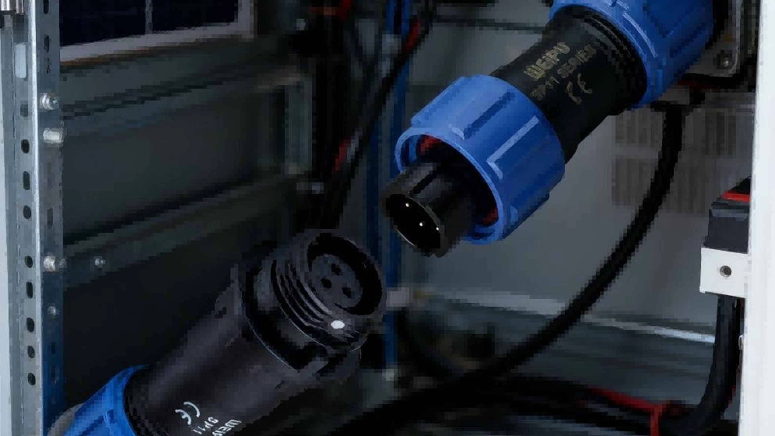 SP-connector-in-photovoltaic-energy-storage-devices-1 - WEIPU