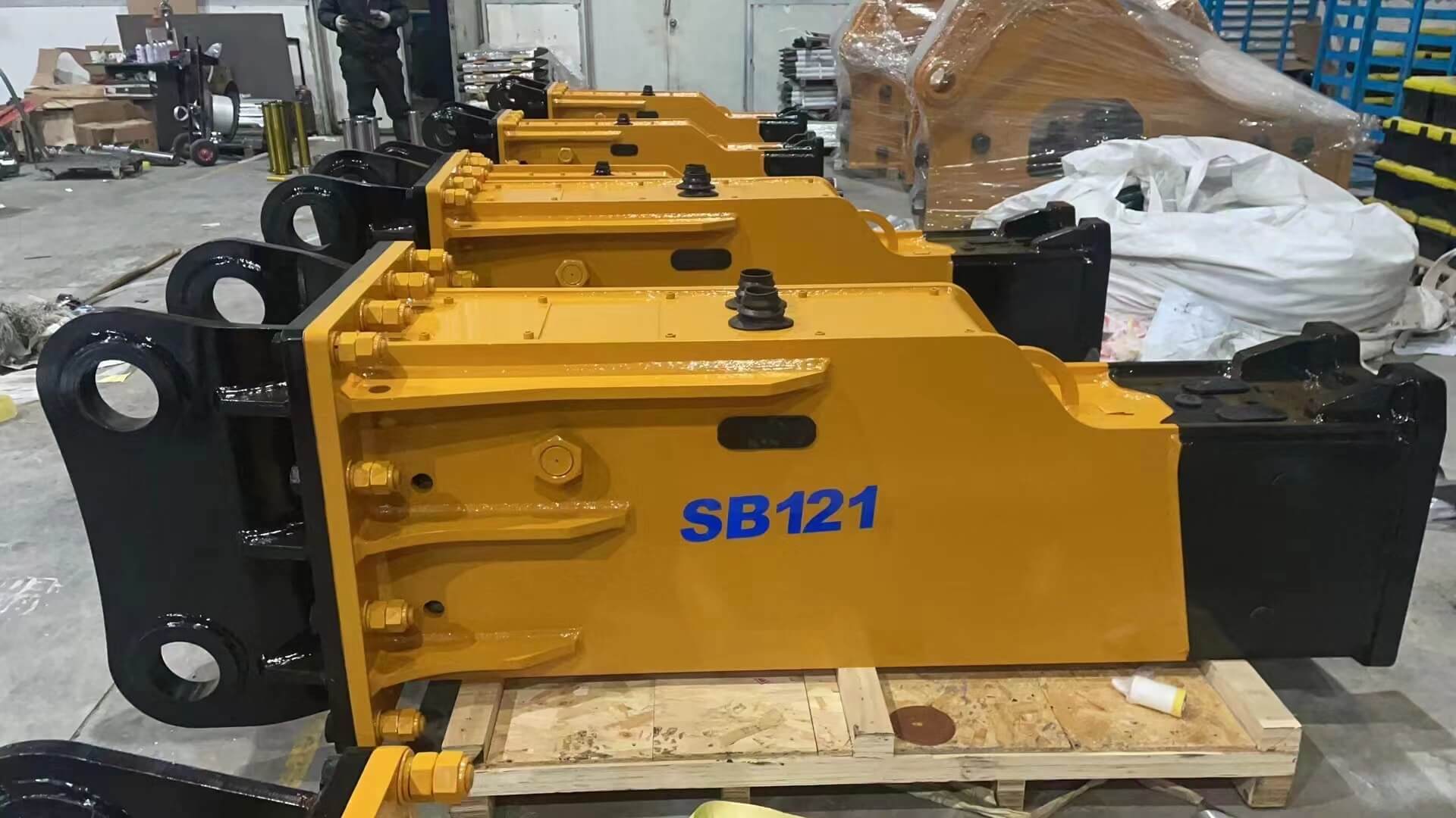 مطرقة هيدروليكية SB121 ثابتة للحفارة
