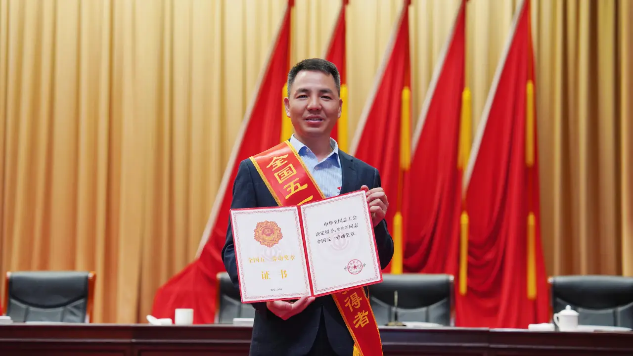 曾伟军 科盛龙新光