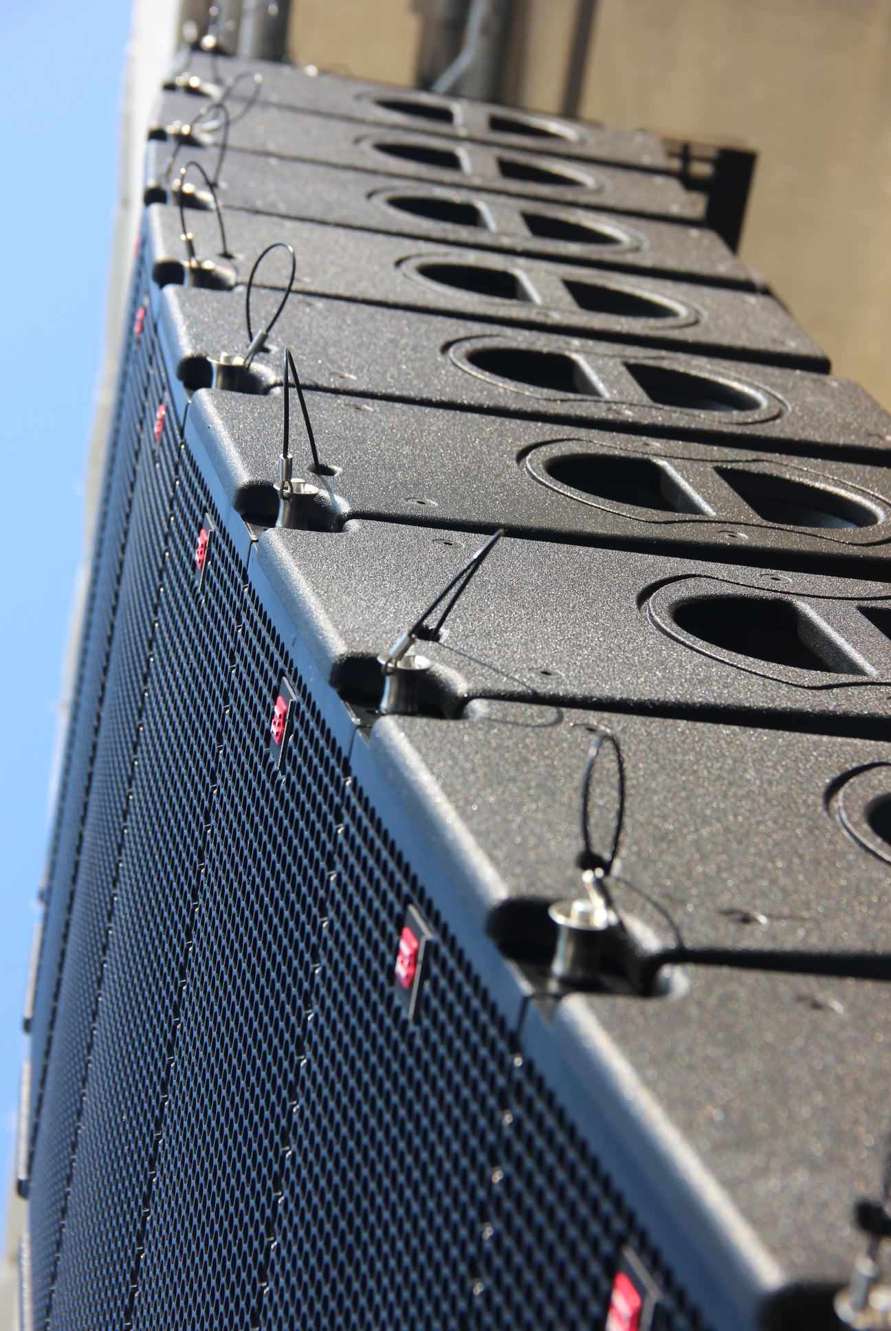 max6 T.I Pro Audio mini waterproof passive line array speakers dual 6.5 inch sound equipment stage speaker for church.
