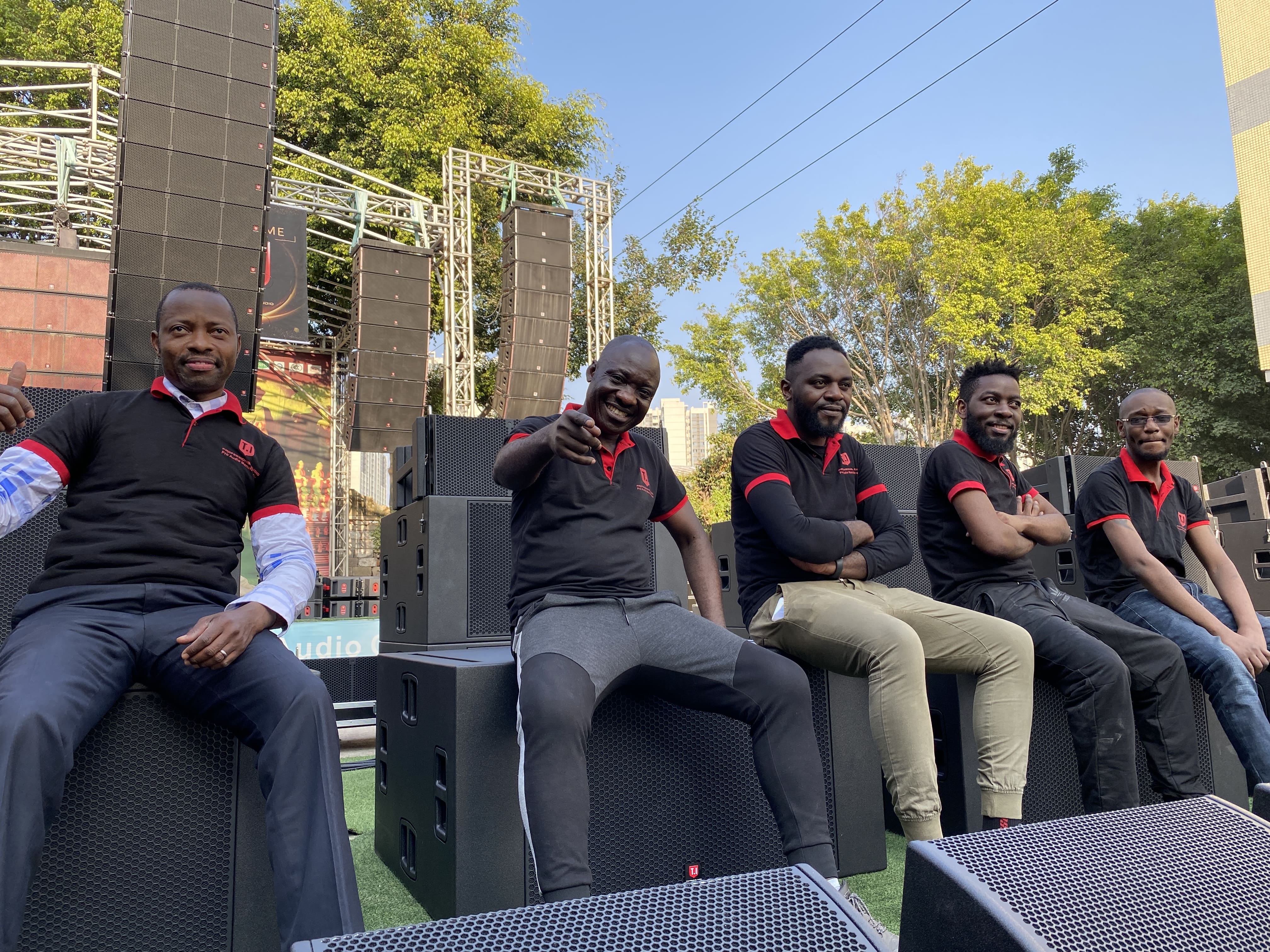 T.I. Pro Audio MAX218S Line Array stands out as an exceptional choice for large-scale outdoor events and concerts,