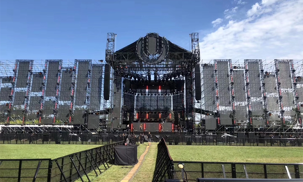 concert line array speakers