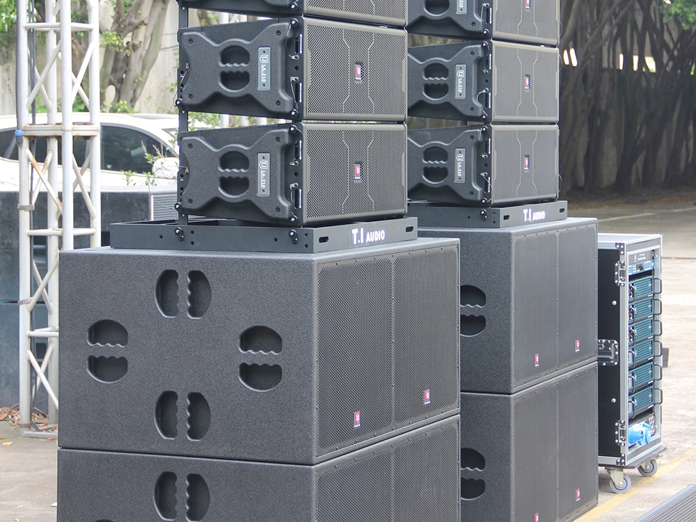 powered line array speakers