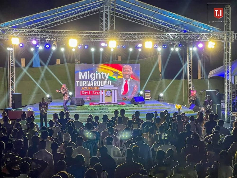 Apostle-Johnson-SuLeman-_eventsboutique_gh-at-omega-fire-church-Ghana-with-T.I-Max215-line-array-(4) Apostle Johnson SuLeman _eventsboutique_gh at omega fire church Ghana with T.I Max215 line array (4)