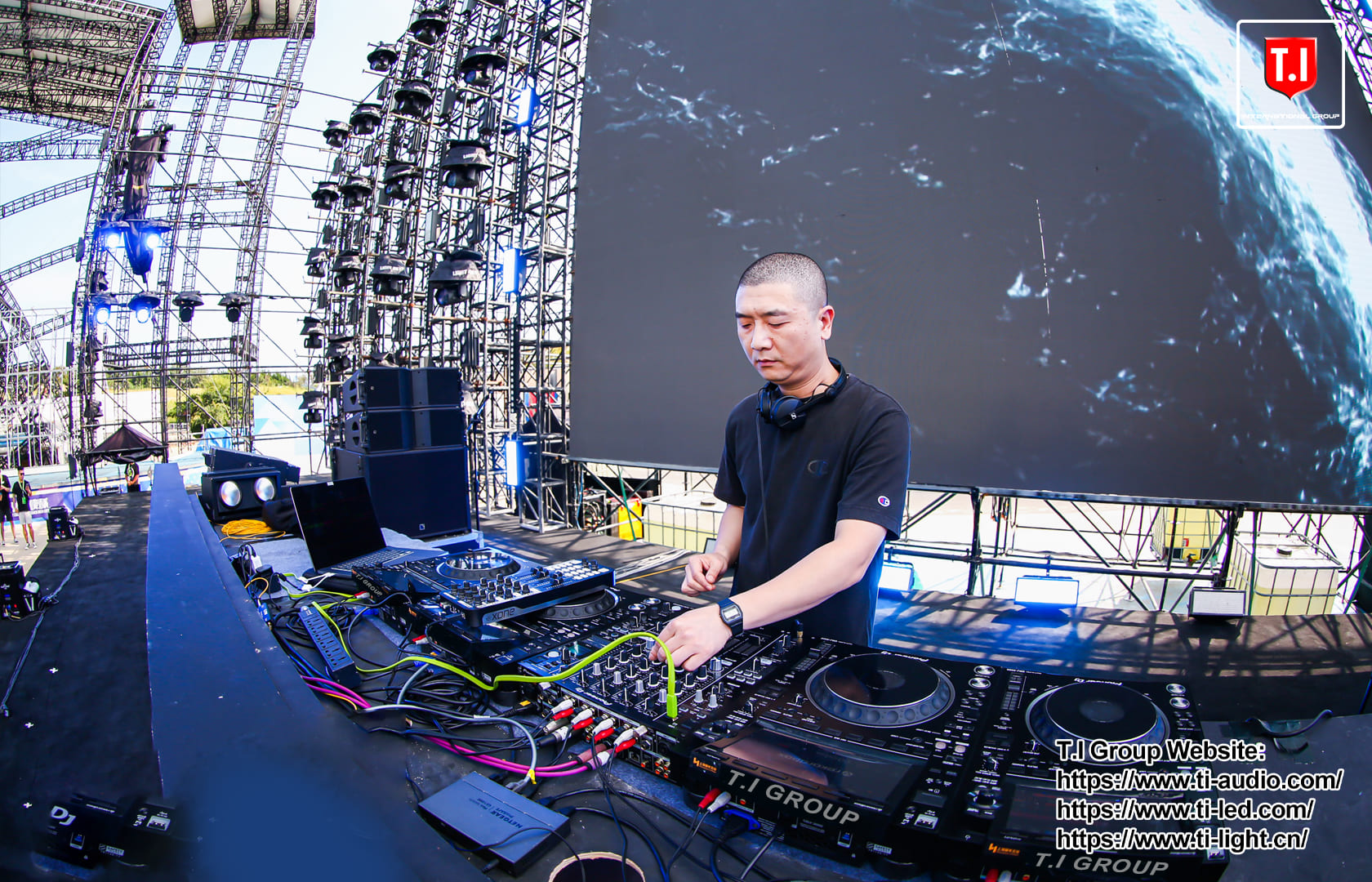 Large-scale concert and festival events