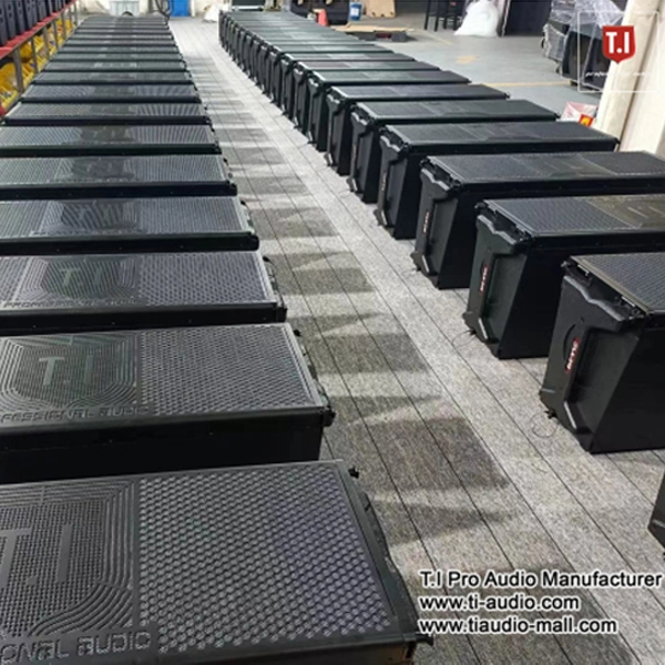 concert-line-array-speakers concert line array speakers