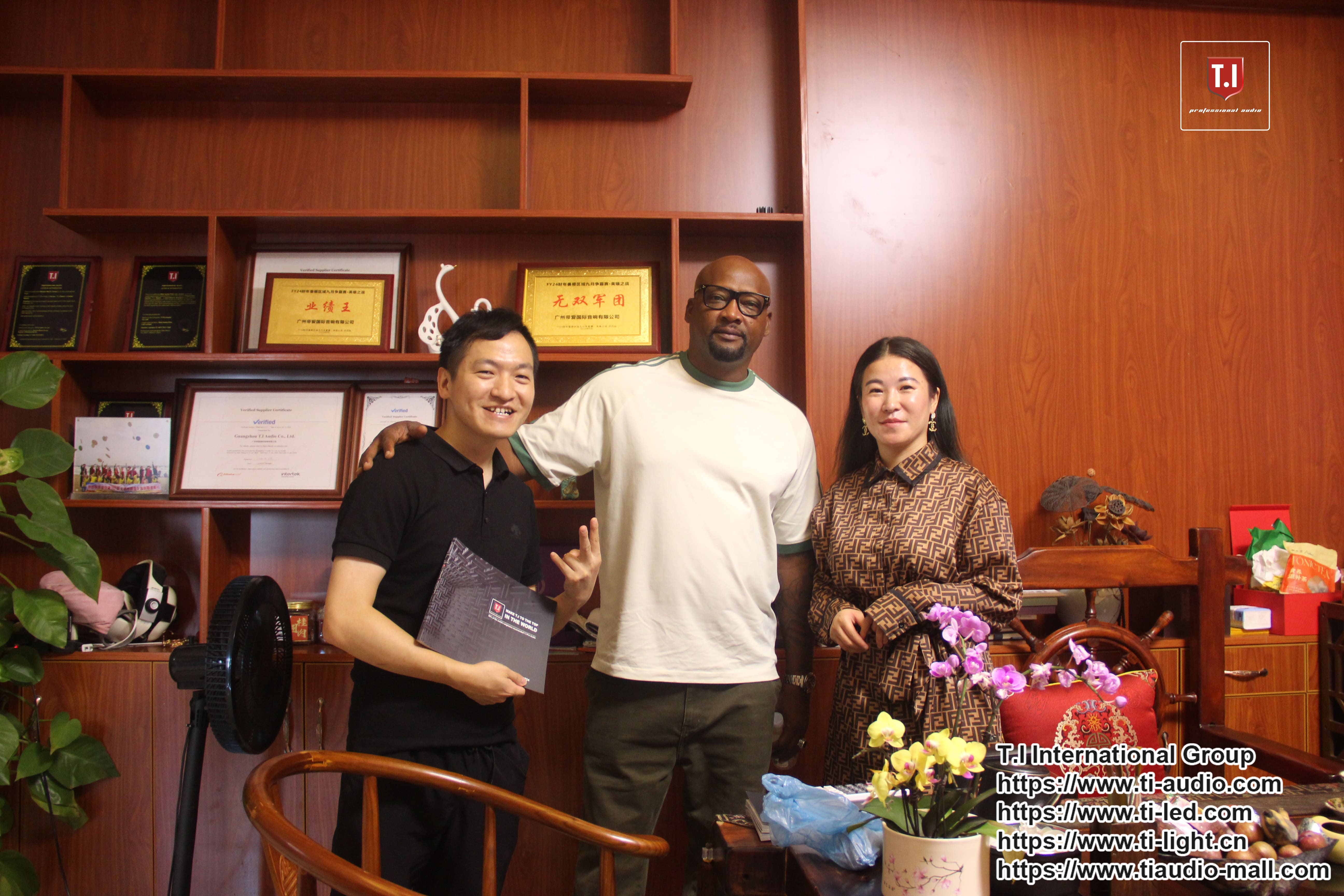 Welcome Benedi Records customers from Guinea to visit!