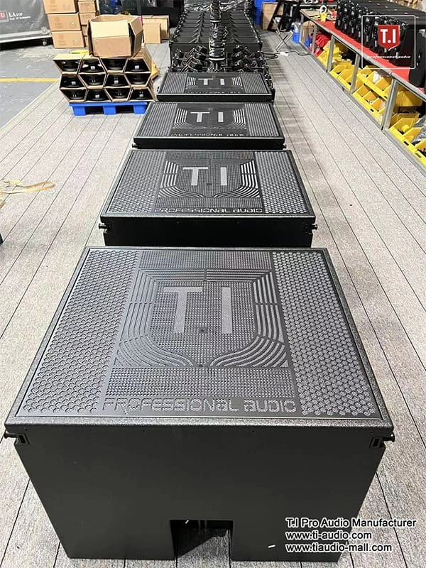 LA-210 line array