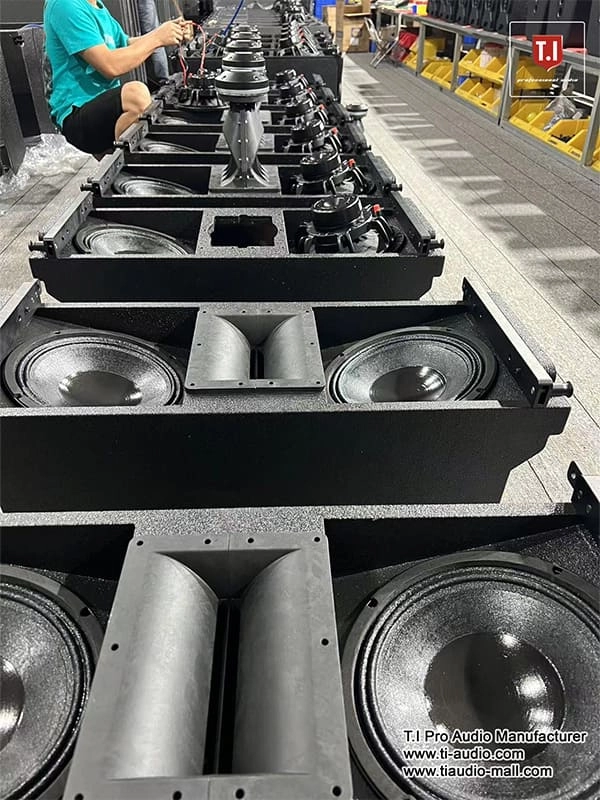 LA-210 line array