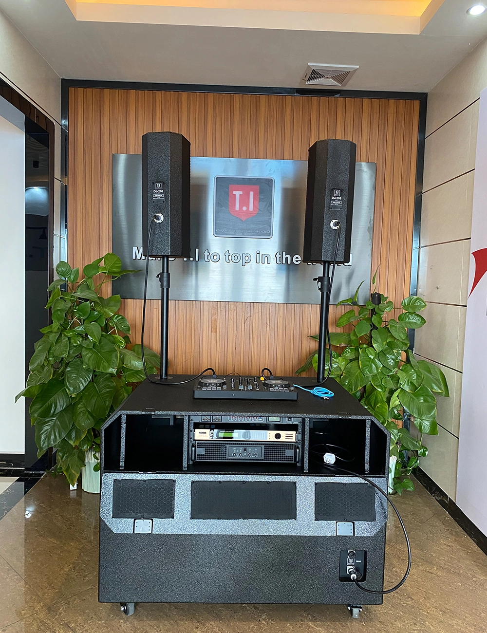 dj-speaker-system dj speaker system