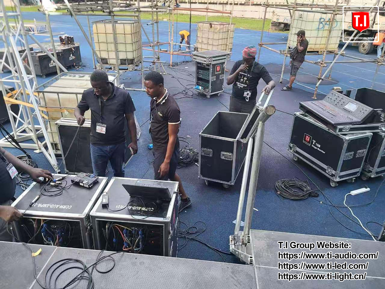 88 pieces LA-212 line array + lighting +stage trus