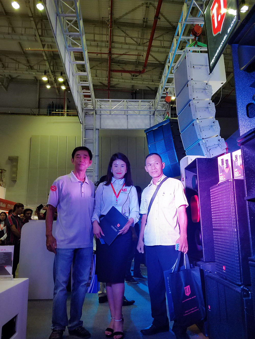 15 inch dual subwoofer box 2017-04_International-Vietnam Lighting and Audio Exhibition (ASEAN)