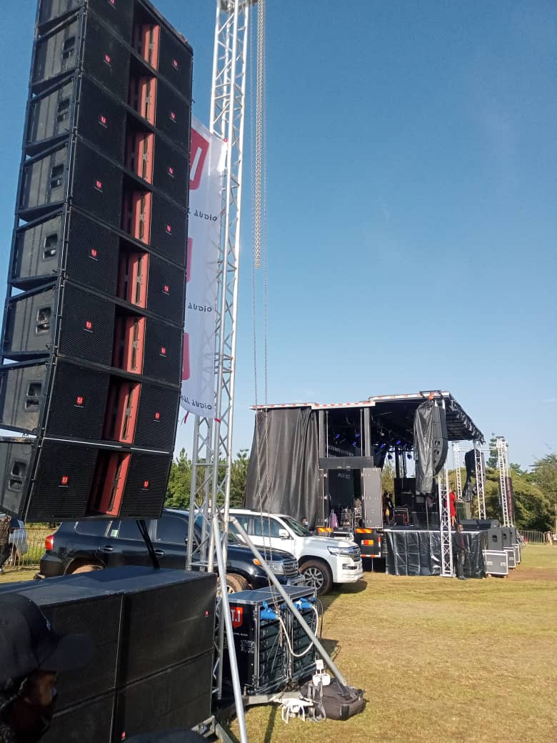 Church crusade Uganda (13)