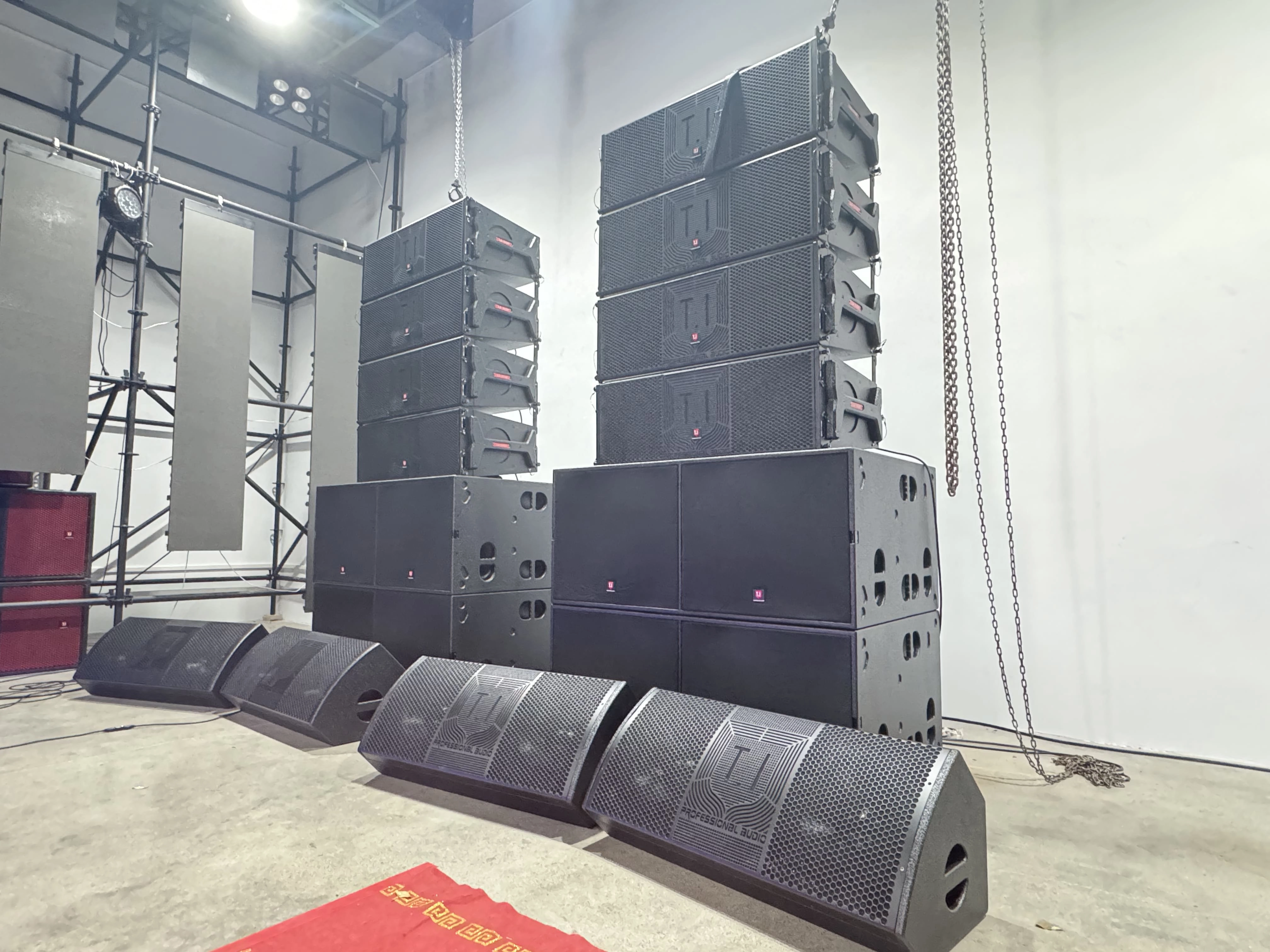 LA-212P-Dual-12“-3-way-line-array.1 LA 212P Dual 12“ 3-way line array.1