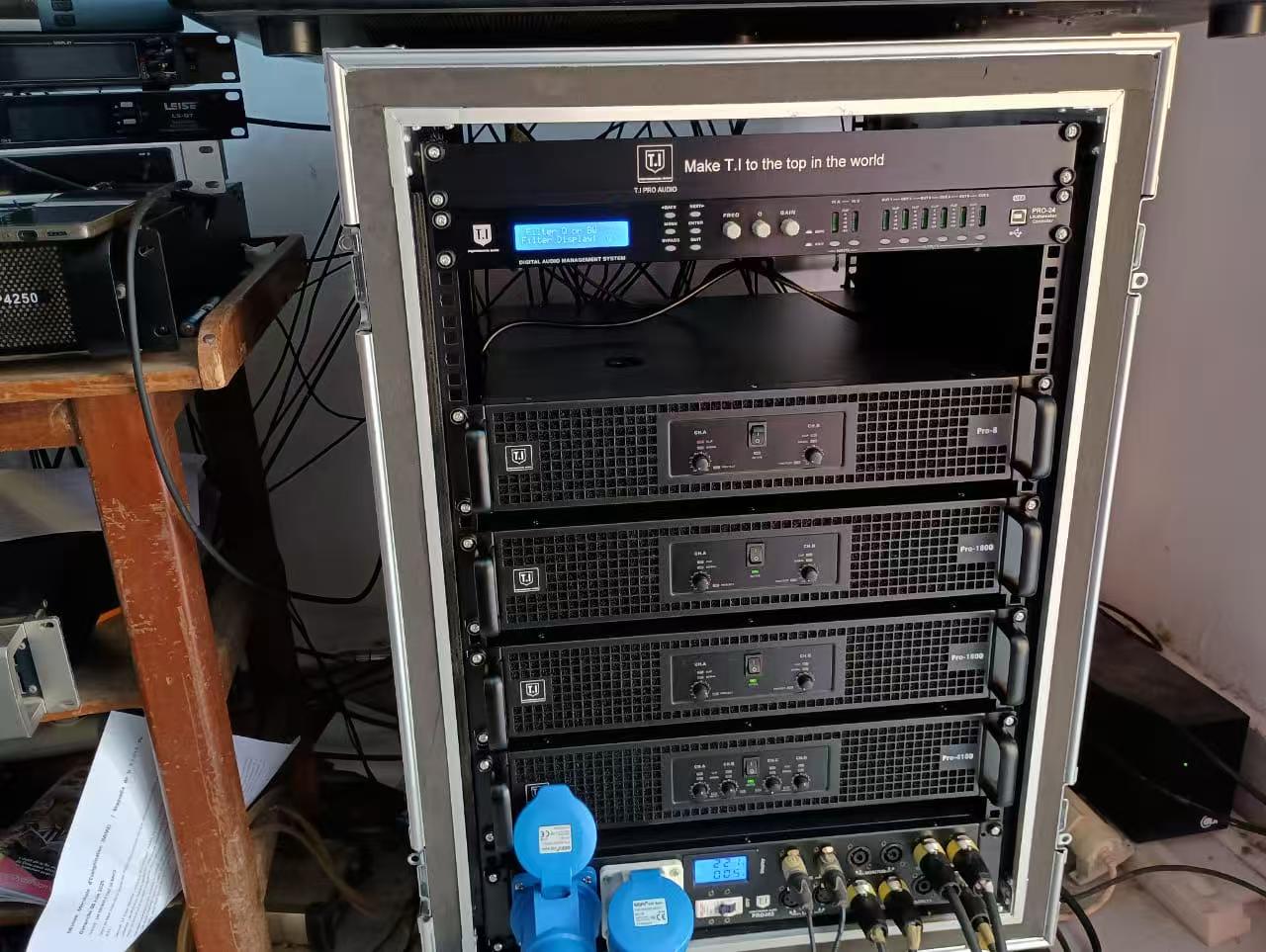 Pro210 Dual 10-Inch Line Array Launched in Church in C&ocirc;te d'Ivoire (2)