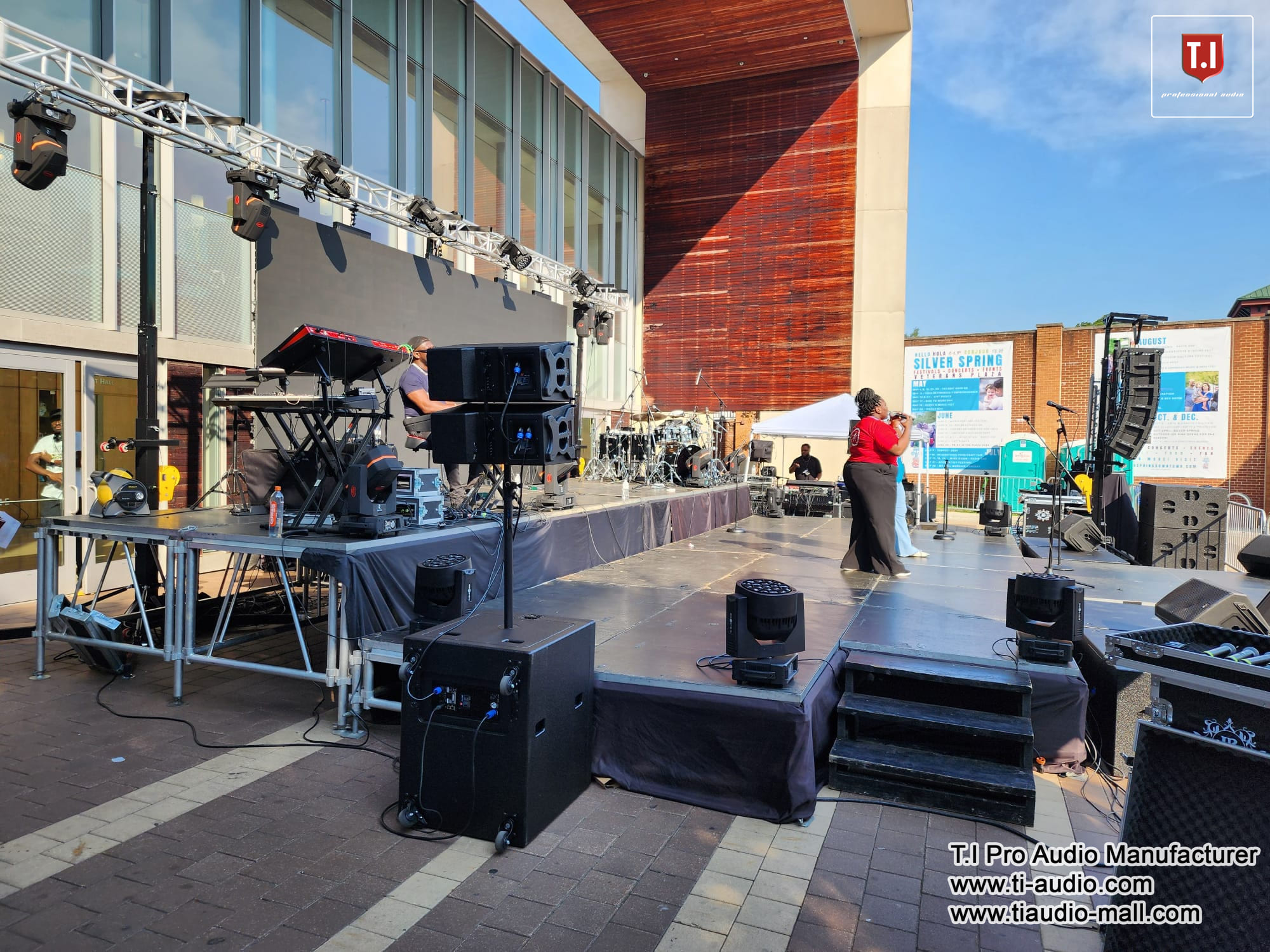 LA-210 line array system in USA (10)