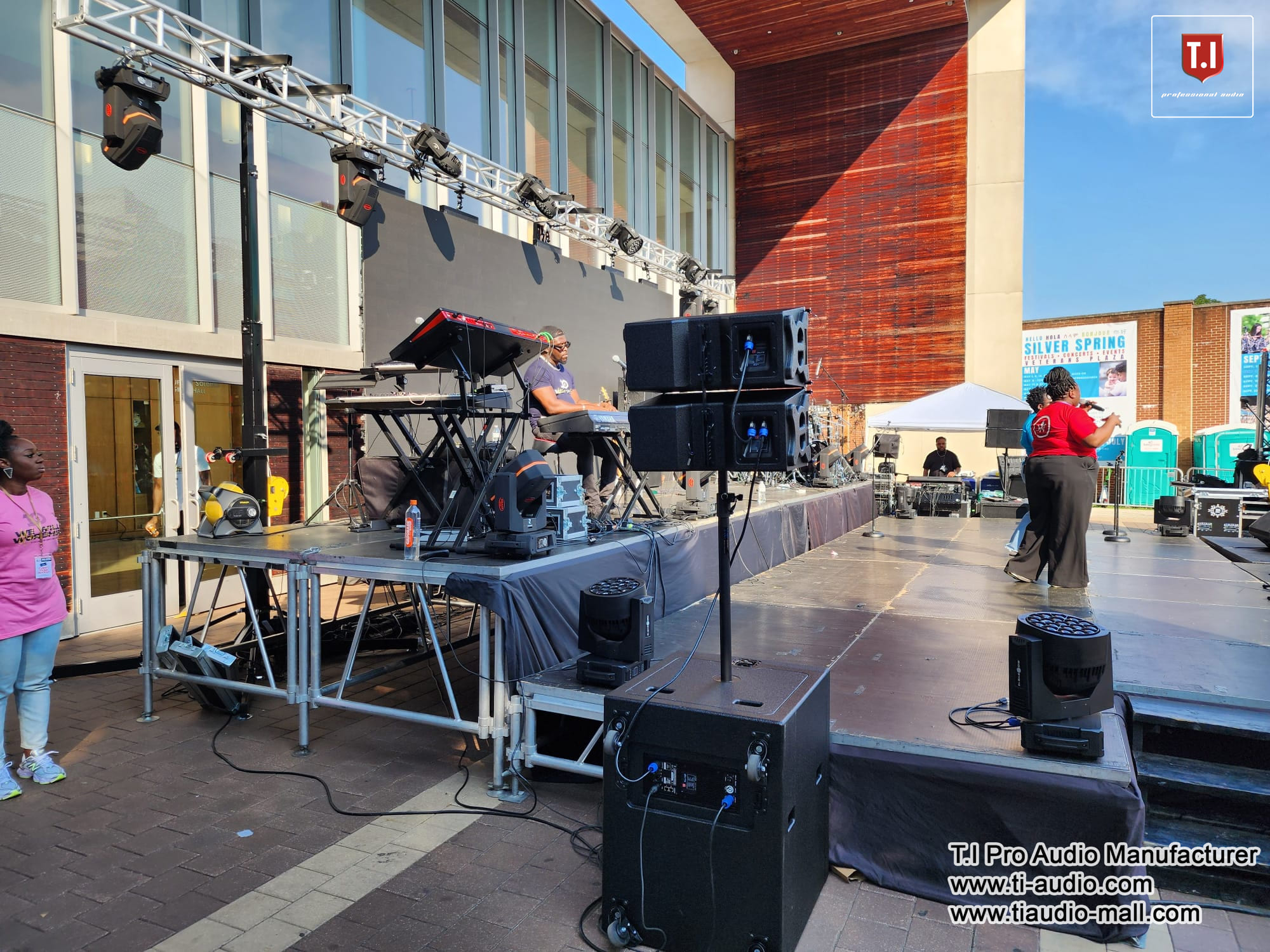 LA-210 line array system in USA (2)