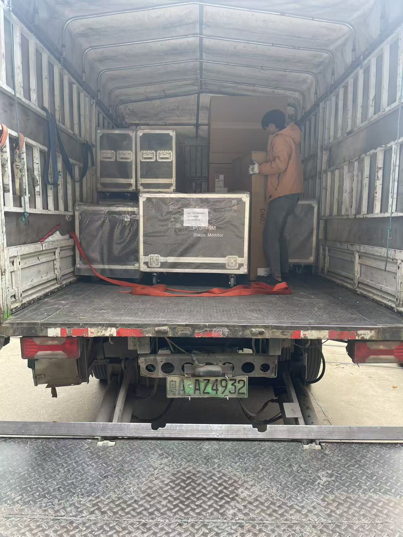 Pro210 dual 10 inch line array shipment (4)