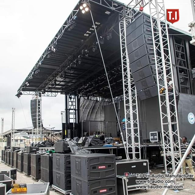 Stage Truck By T.I International Install.
Full Truck with sound,lighting,truss and led fully stage truck solution.
