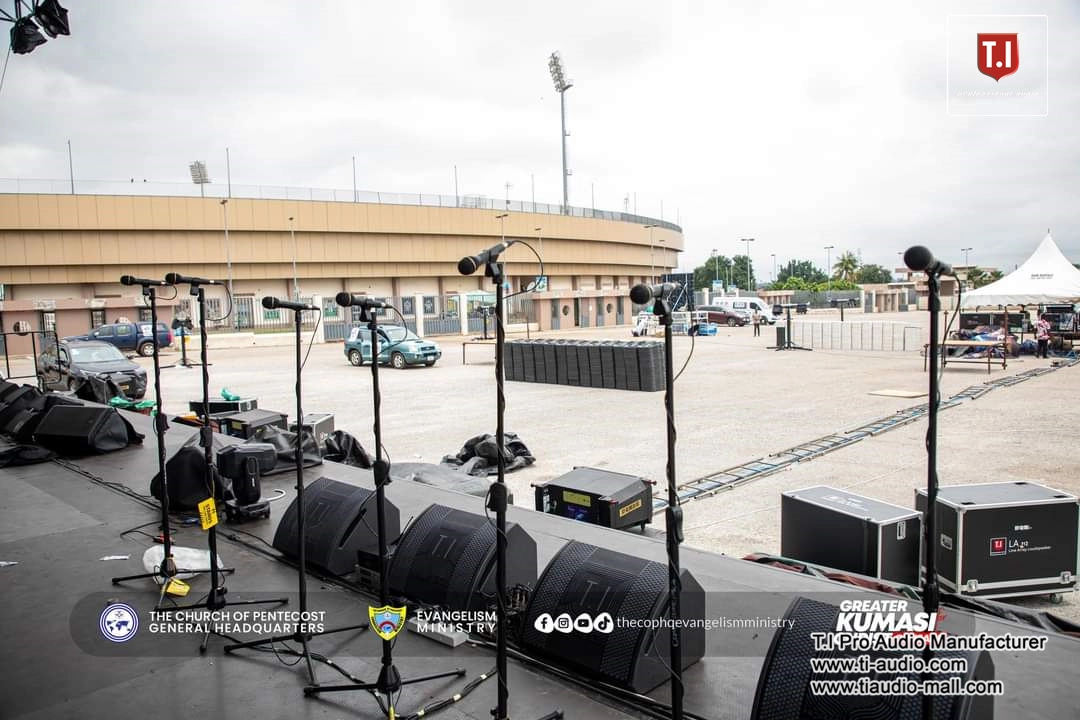 Stage Truck By T.I International Install.
Full Truck with sound,lighting,truss and led fully stage truck solution.