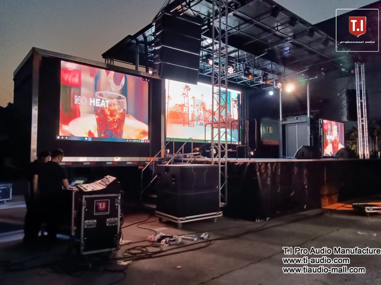 Stage Truck By T.I International Install.
Full Truck with sound,lighting,truss and led fully stage truck solution.